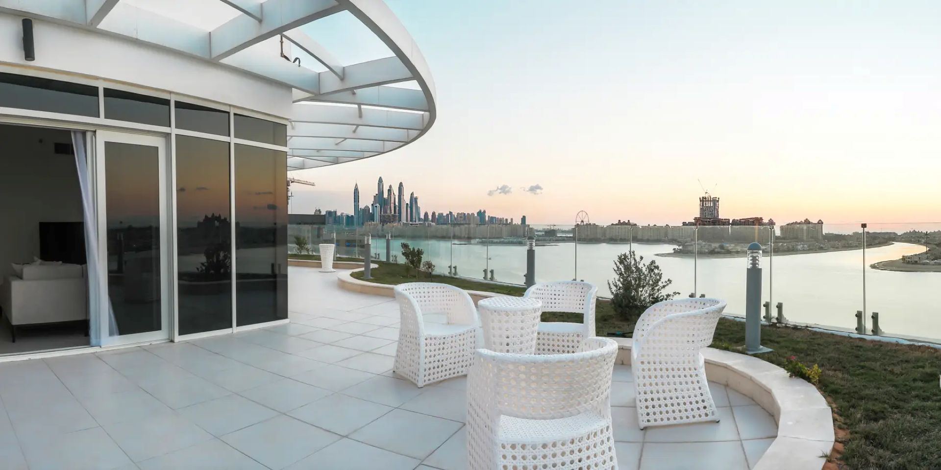 01_Gallery_3 Royal Bay by Azizi | Luxurious Apartments with Stunning Views | Azizi Developments | Broeck Real Estate